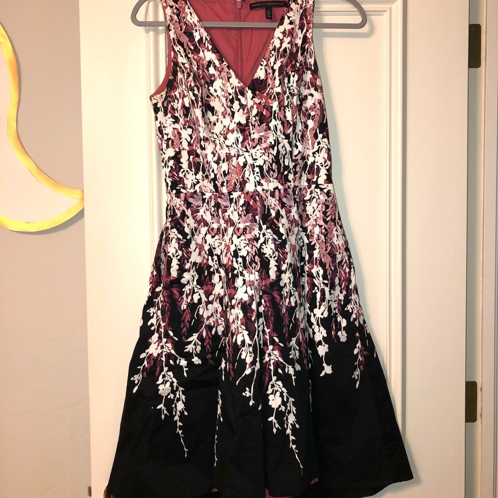 WHITE HOUSE BLACK MARKET DRESS! Size 2!!